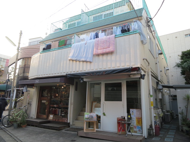 フラットしもきた
