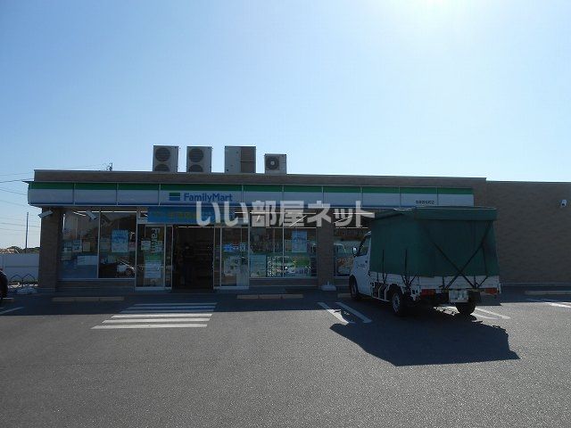 コンビニ　ファミリーマート（コンビニ）まで505m