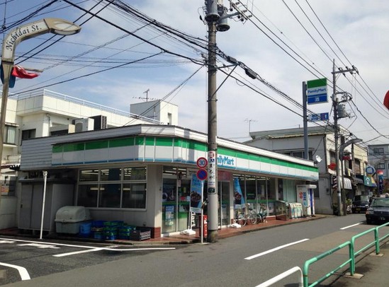 コンビニ　ファミリーマート江古田日芸前店（コンビニ）まで202m