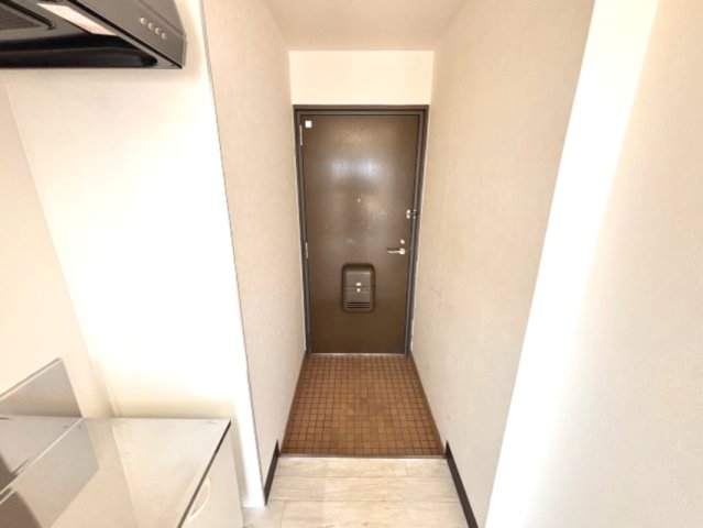 スタジオ108レザン中桜塚の玄関写真
