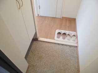玄関　同タイプ内観です