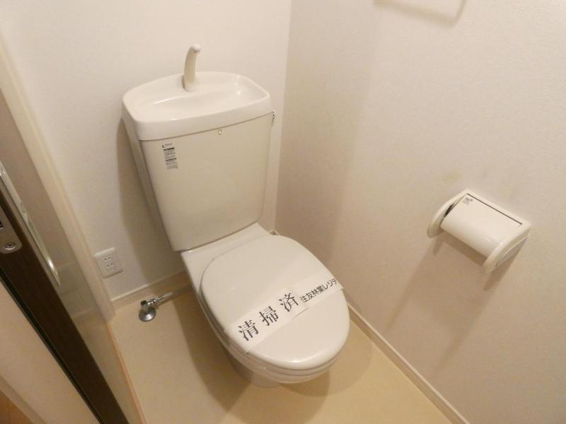 ＪＲ京浜東北線 南浦和駅 徒歩8分 3階建 築16年のトイレ写真
