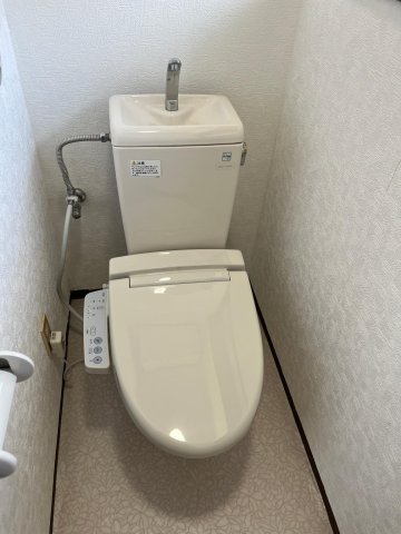 中の島戸建てのトイレ写真