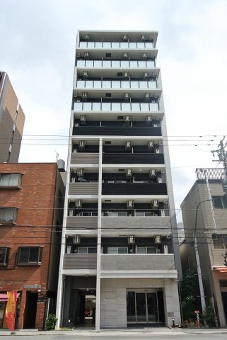 クリスタルグランツ難波WESTの外観写真