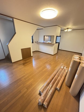 ＪＲ東海道本線 新大阪駅 徒歩14分 2階建 築26年の居間写真