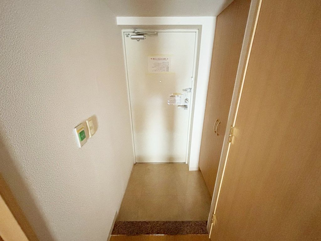 玄関　同タイプ別部屋写真