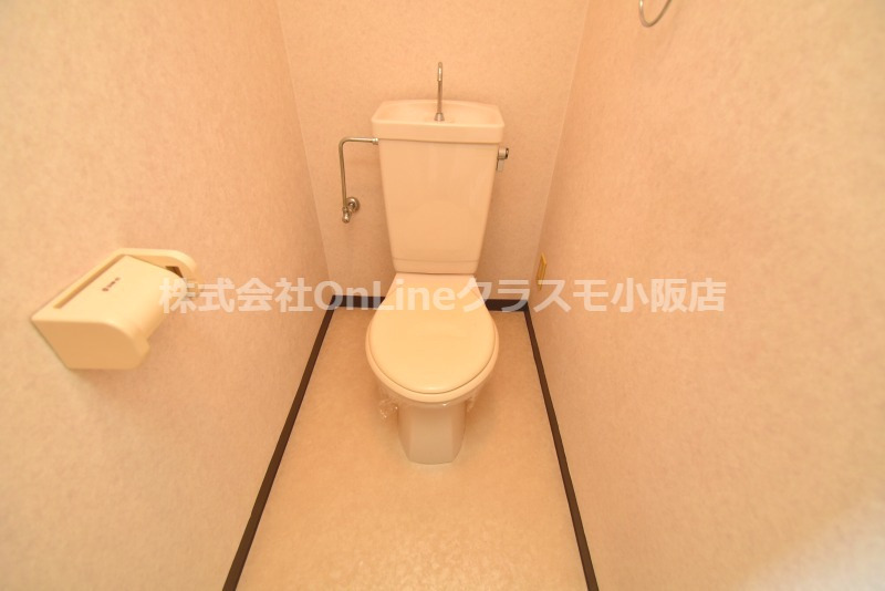 ＪＲおおさか東線 ＪＲ長瀬駅 徒歩10分 8階建 築37年のトイレ写真