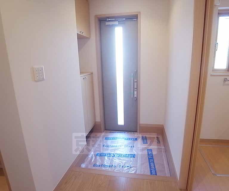 北白川伊織町戸建賃貸の玄関写真