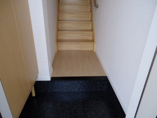 玄関　※別のお部屋の写真です