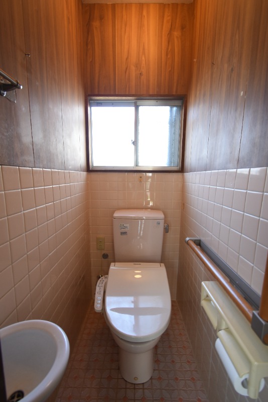 坂之上7丁目戸建のトイレ写真