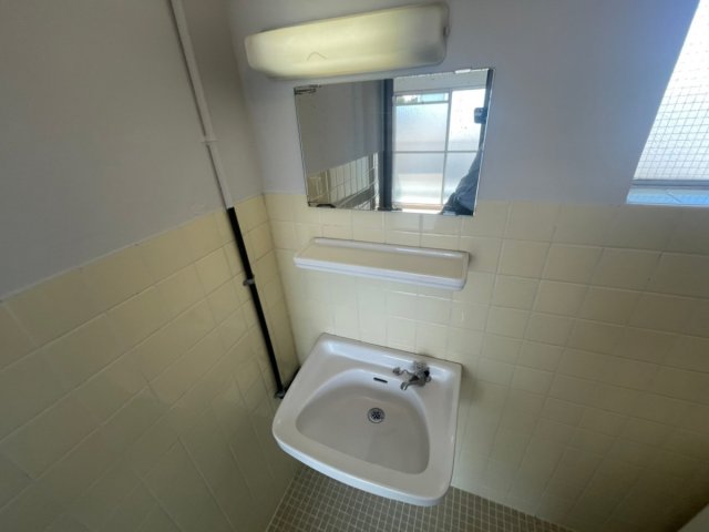阪急京都線 富田駅 徒歩5分 3階建 築55年の内装写真