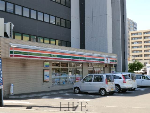 コンビニ　セブンイレブン札幌福住1条店（コンビニ）まで222m