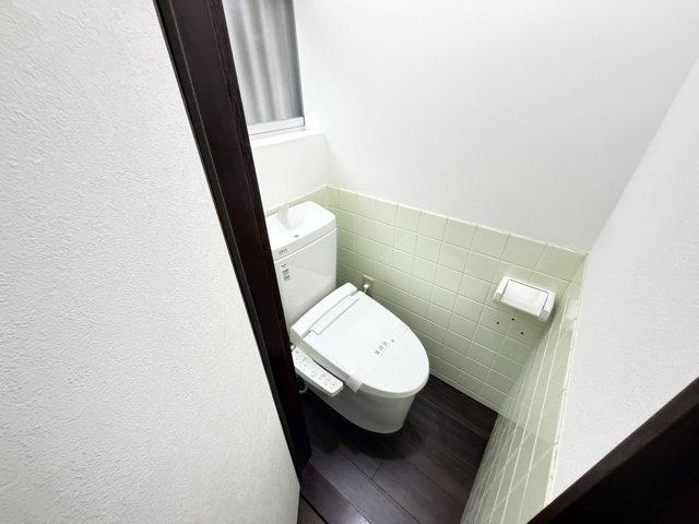 南海本線 石津川駅 徒歩10分 2階建 築49年のトイレ写真