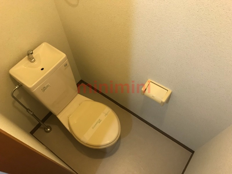 大阪モノレール彩都線 豊川駅 徒歩14分 4階建 築24年のトイレ写真