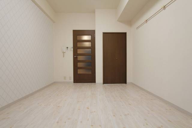 その他部屋・スペース　明るいお部屋です。２０７号室の写真です。