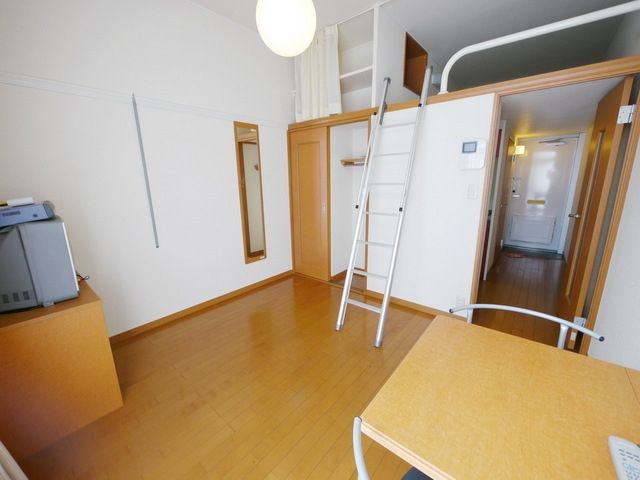 レオパレス光の杜の居間写真