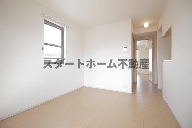 ＪＲ徳島線 蔵本駅 徒歩18分 3階建 築13年の居間写真