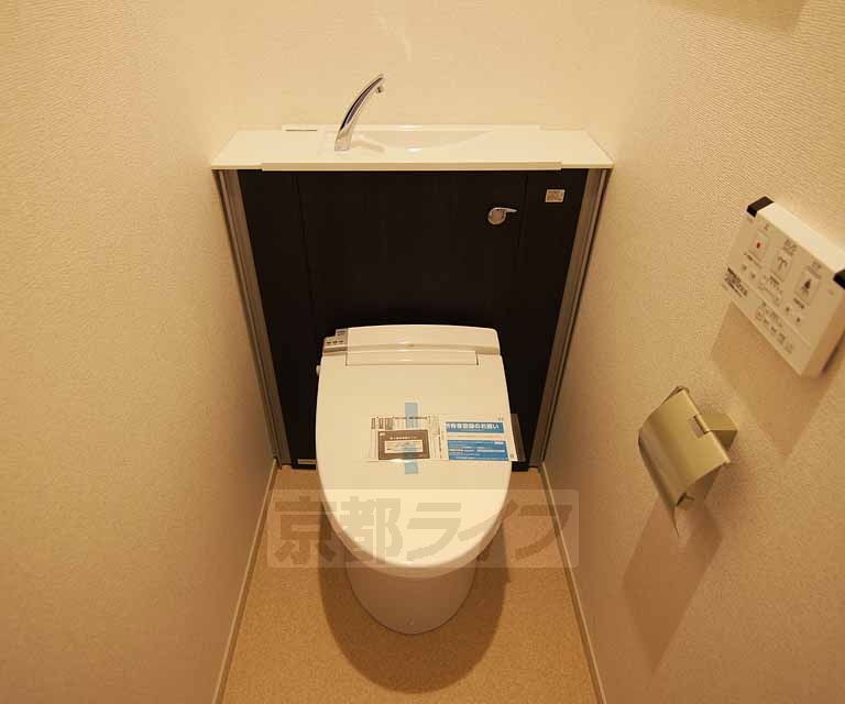 トイレ　高級感のあるトイレですね。