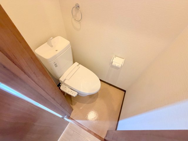 トイレ　綺麗なトイレにはウォシュレット標準装備です。