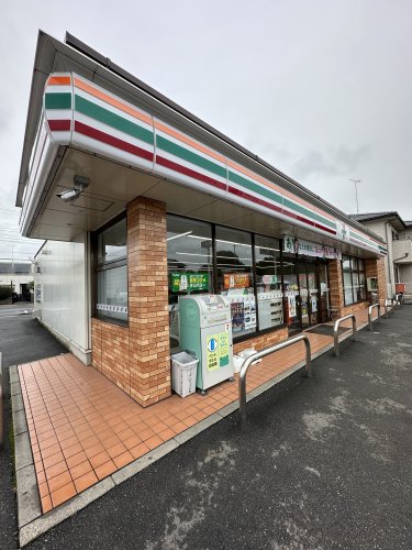 コンビニ　セブンイレブン　館林花山町（コンビニ）まで255m