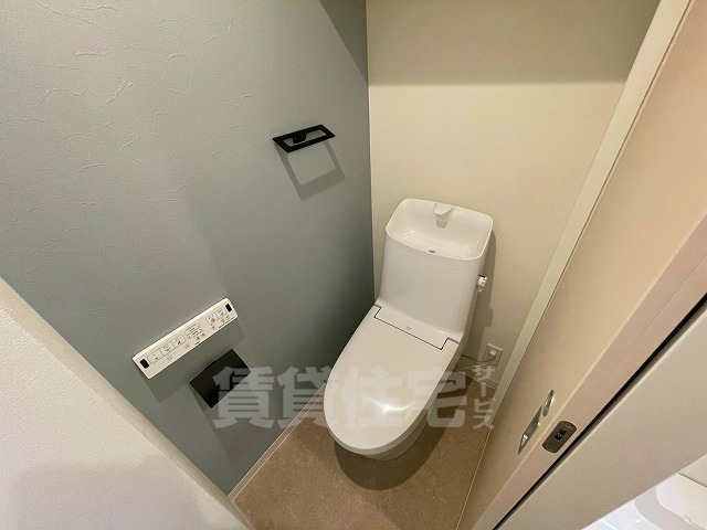 地下鉄千日前線 新深江駅 徒歩10分 3階建 築1年のトイレ写真