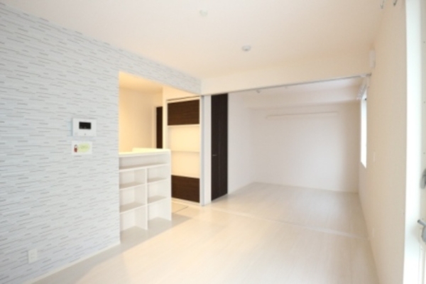 居室・リビング　同建物別部屋写真