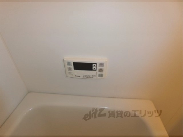 その他設備　給湯器リモコン