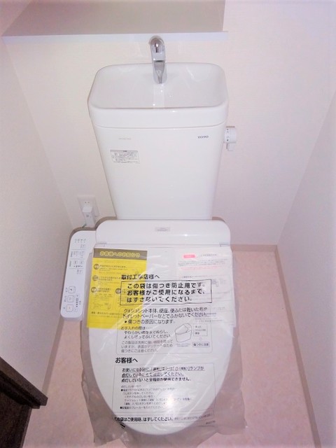 トイレ　※写真は同タイプ住戸です。