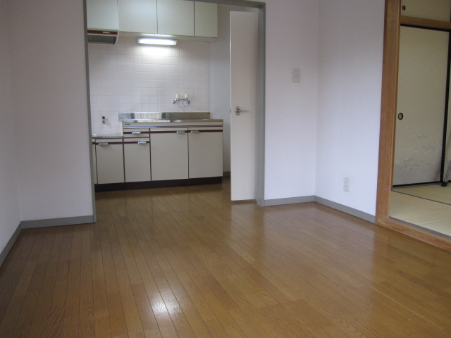 キッチン　※同物件別部屋の写真になります。