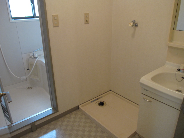 洗面設備　※同物件別部屋の写真になります。
