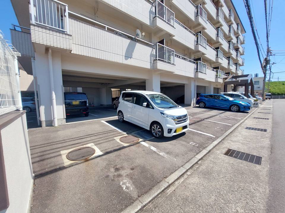 駐車場　駐車場