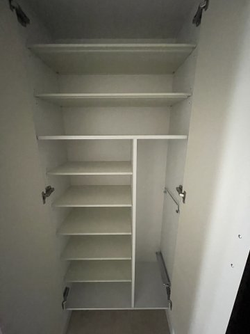 収納　イメージとして同マンション他部屋を表示しています