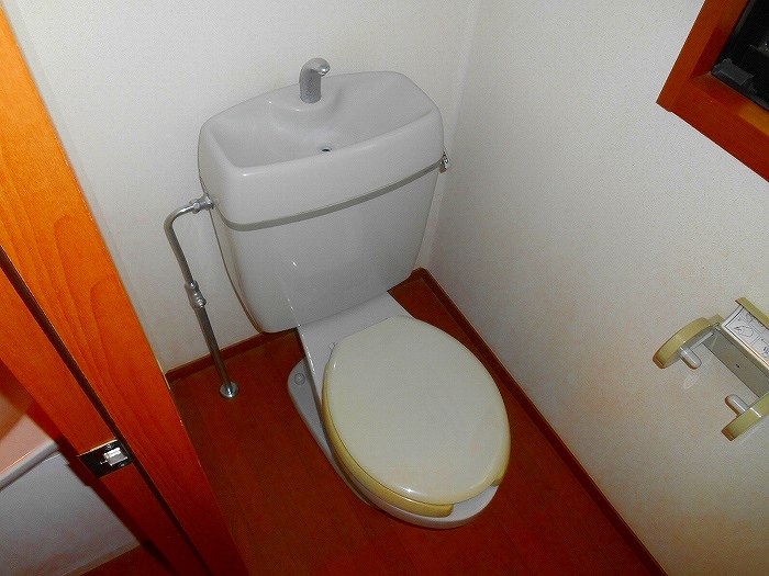 ＪＲ中央線 国立駅 徒歩8分 2階建 築26年のトイレ写真