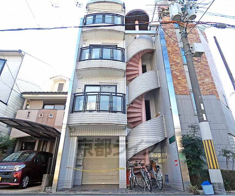 シャトレ一条の外観写真