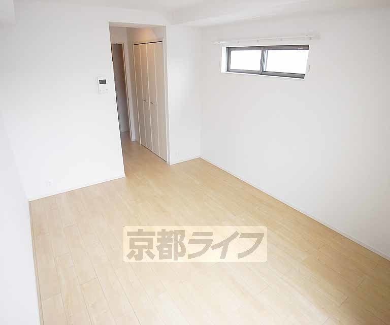 居室・リビング　角部屋で明るいです。