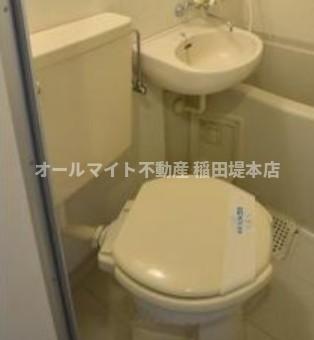 小田急線 生田駅 徒歩6分 7階建 築35年のトイレ写真