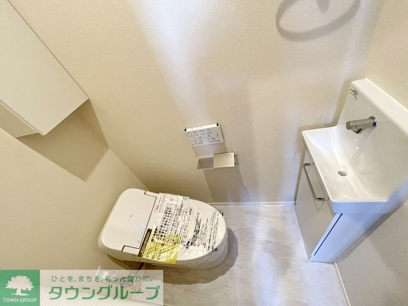 西武新宿線 所沢駅 徒歩11分 3階建 築4年のトイレ写真