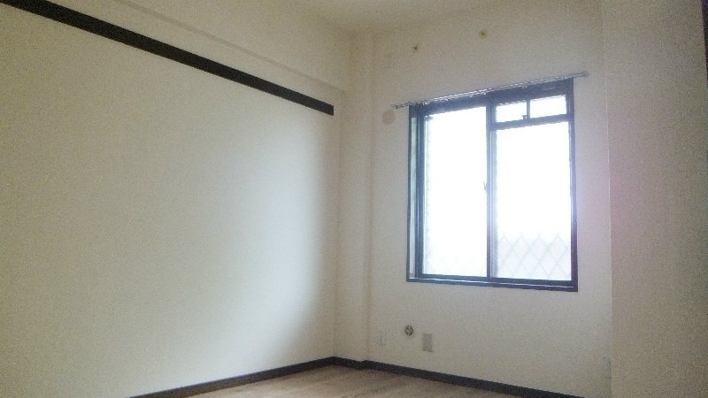 小田急線 成城学園前駅 徒歩13分 3階建 築32年の内装写真