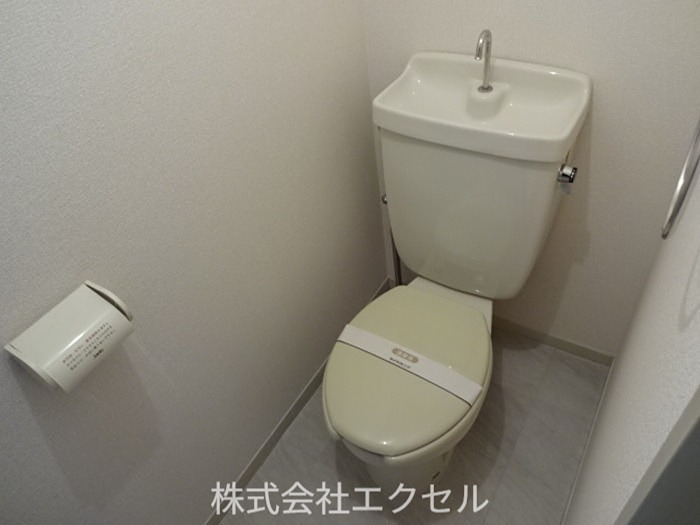 ＪＲ青梅線 羽村駅 徒歩22分 3階建 築39年のトイレ写真