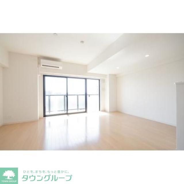プリムベール新田の居間写真