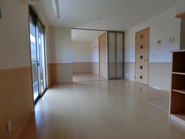 ＪＲ南武線 矢川駅 徒歩13分 3階建 築20年の居間写真