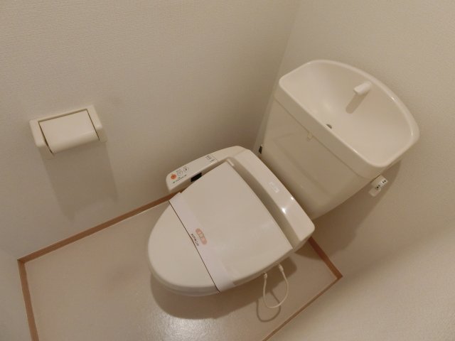 ＪＲ南武線 矢川駅 徒歩13分 3階建 築20年のトイレ写真