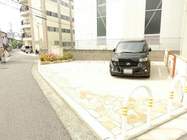 駐車場　敷地内駐車場！