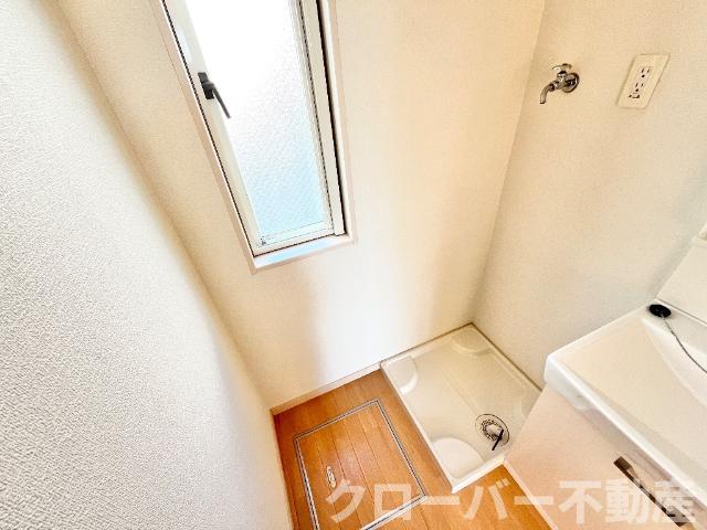 玄関　洗濯機置場