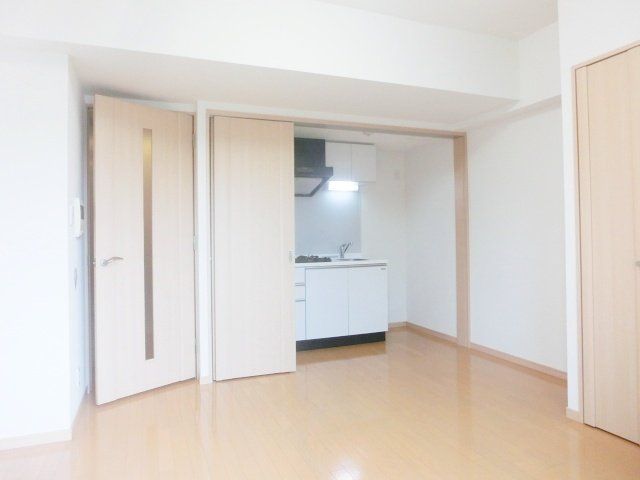 居室・リビング　9.6帖洋室　角部屋２面採光