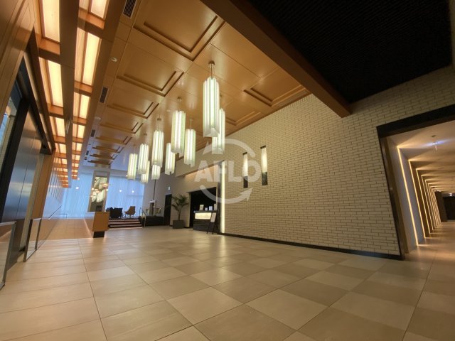 ロビー　プレミストタワー大阪新町ローレルコート　スタイリッシュな外観