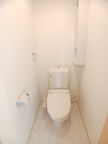 トイレ　清潔感のあるトイレです