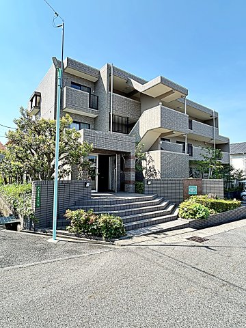 建物外観　鉄筋コンクリート造で安心だね☆☆