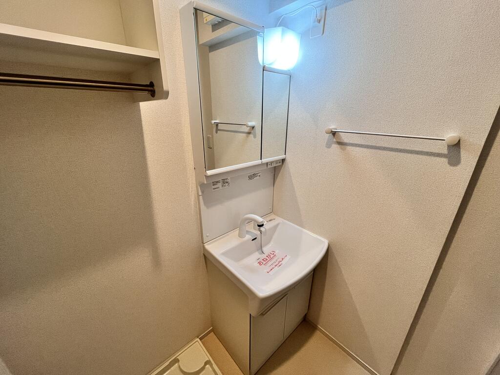 洗面設備　※同型物件参考画像