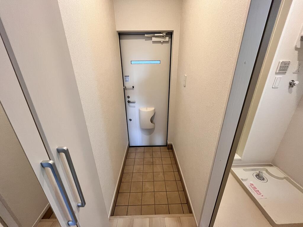 玄関　※同型物件参考画像
